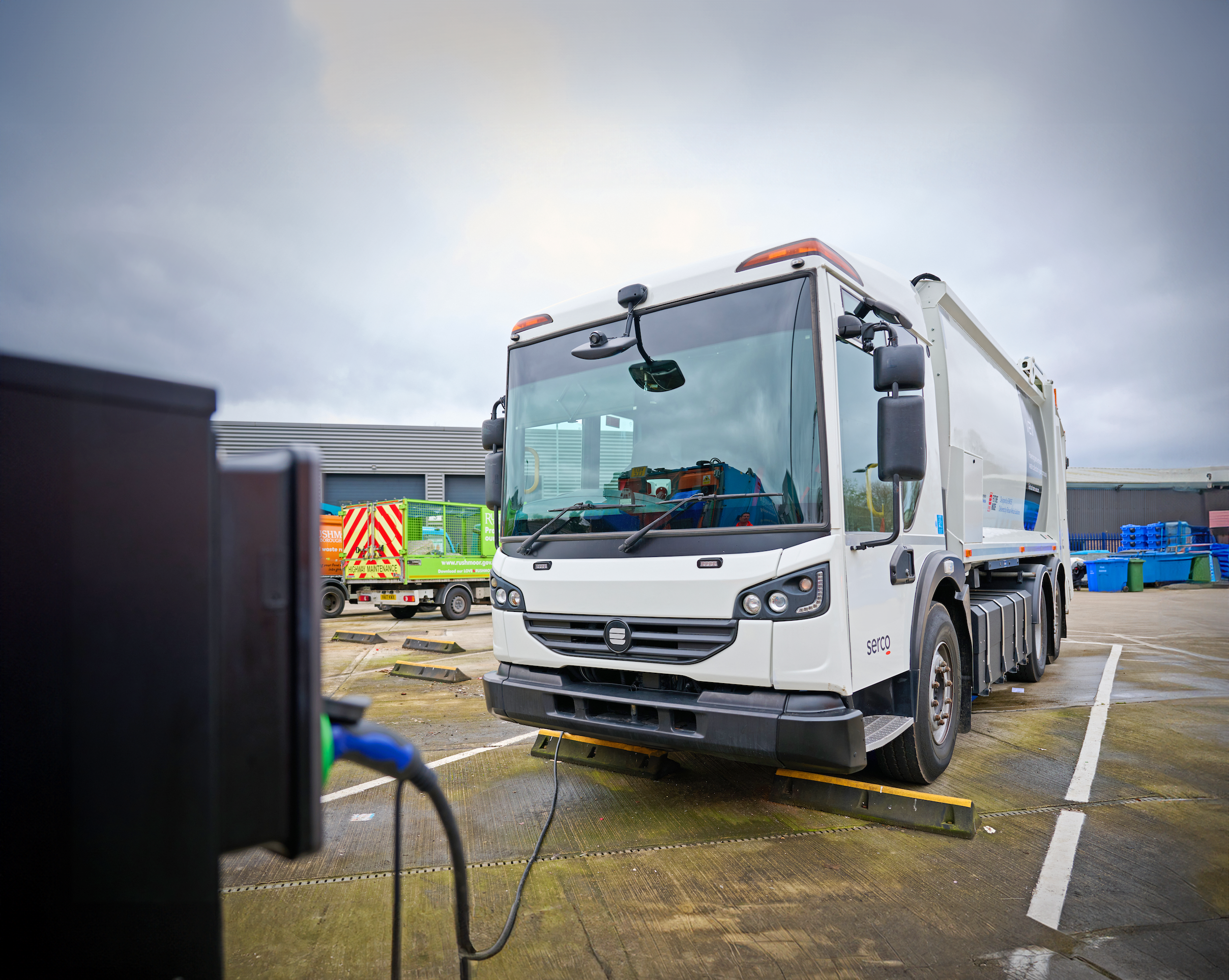 Serco Group trials electric recycling and refuse vehicles in three Hampshire districts with electrification pioneers VEV and RVS